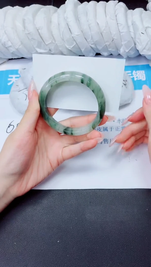 石英质玉手镯未镶嵌17/55.1