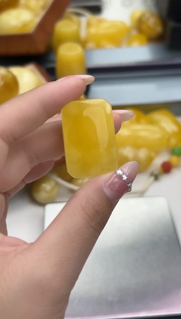 裸石琥珀未镶嵌天然琥珀蜜蜡吊坠