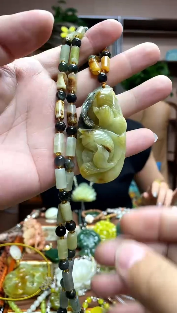未镶嵌岫玉吊坠·
