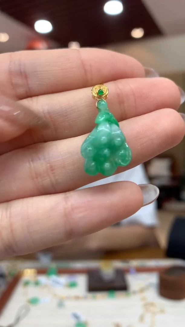 吊坠(不含链)18K金镶嵌翡翠莲蓬