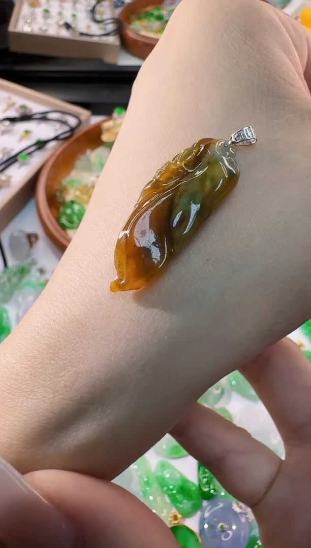 翡翠18K金镶嵌吊坠(不含链)天然缅甸A货翡翠