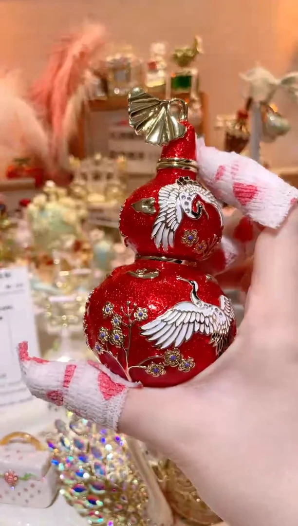 金属珐琅彩红色葫芦