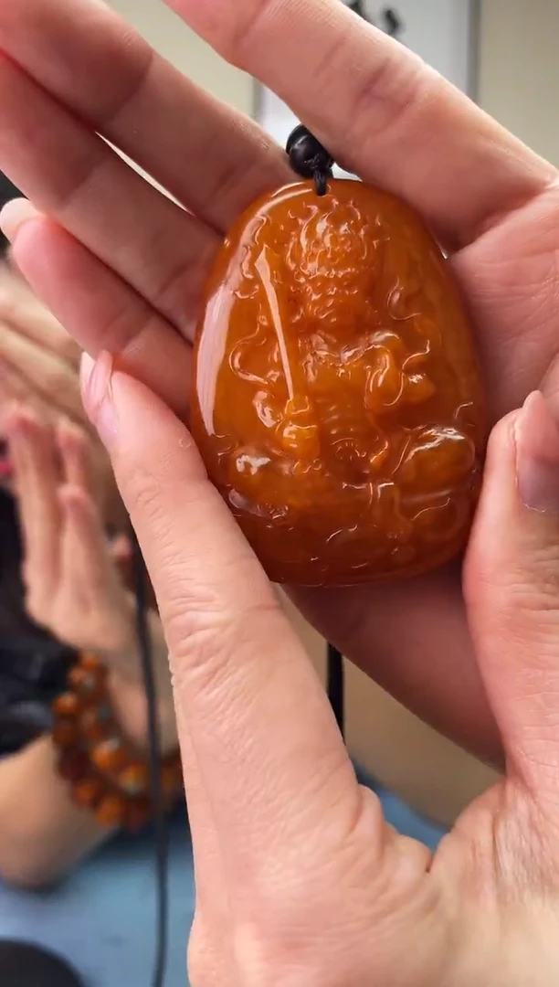 琥珀未镶嵌珠宝奇石T025微瑕不动假一罚十，多样性发一件