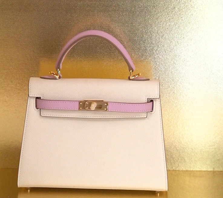 26（全新未拆封）轻奢时尚潮流气质单肩斜跨女士包包 22*6*16cm