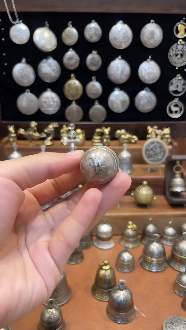 神****沈竞拍紫金花铃铛