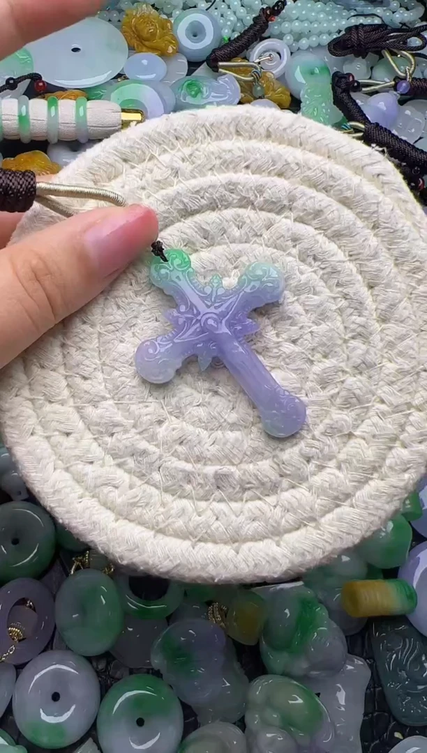 翡翠未镶嵌颈饰天然缅甸翡翠吊坠