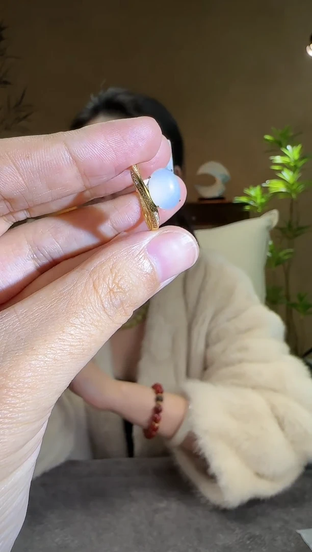 【闪购商品】和田玉戒指18K金镶嵌18K金镶和田玉高冰白蛋面戒指