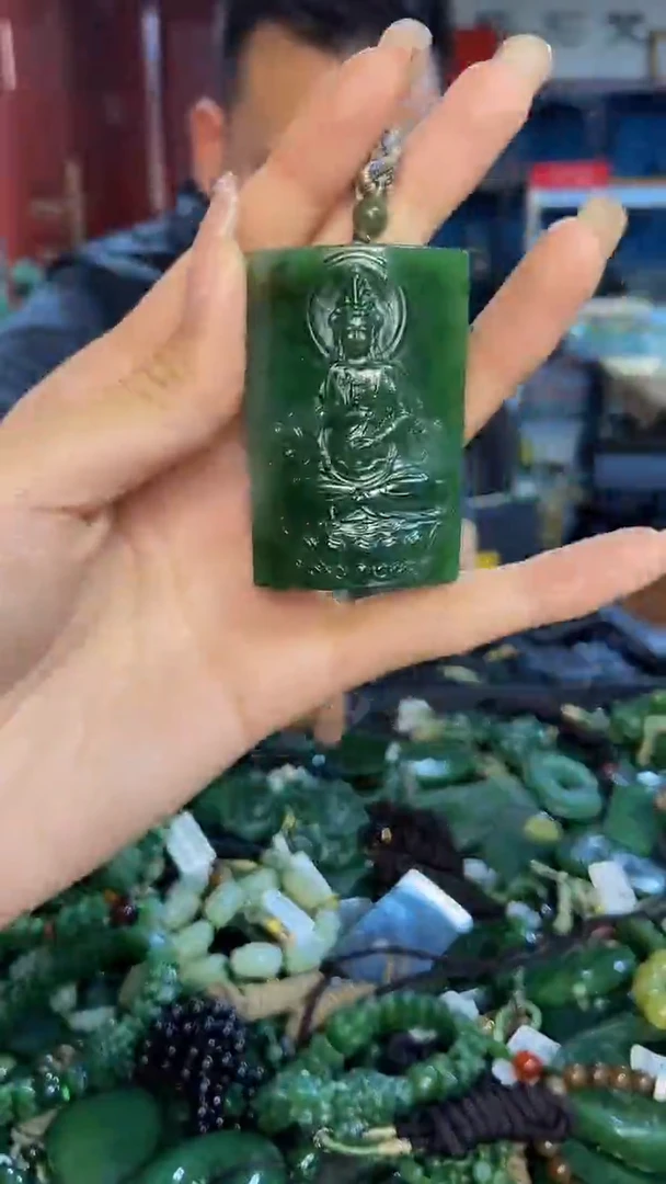 未镶嵌和田玉挂件1