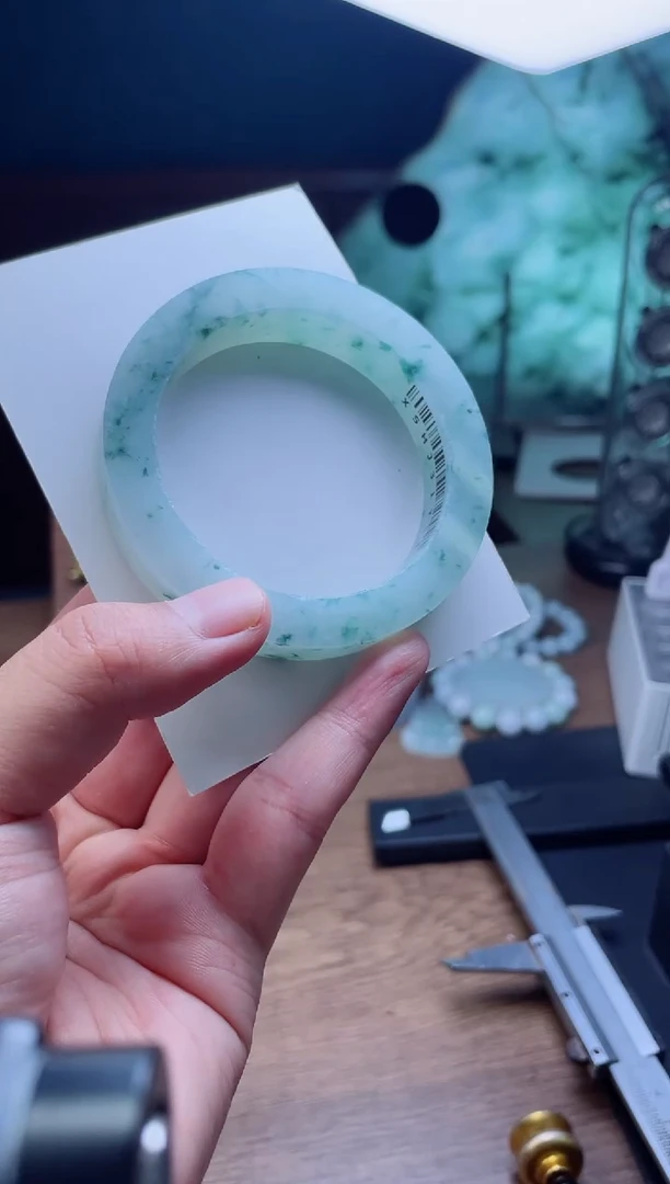 未镶嵌手镯定制翡翠L****u定制