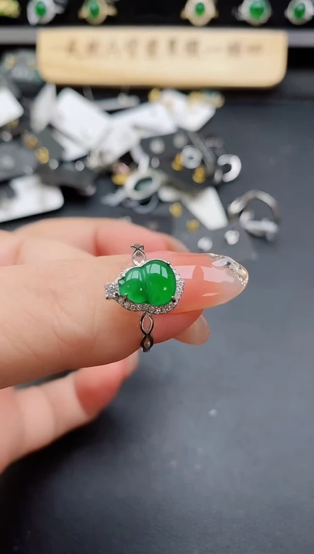银S925镶嵌戒指翡翠1