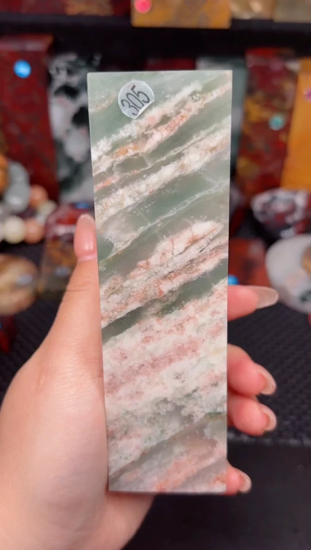 玉桂林鸡血创意摆件装饰 编号：305