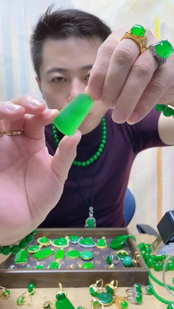 吊坠(赠链)14K金镶嵌翡翠翡翠吊坠