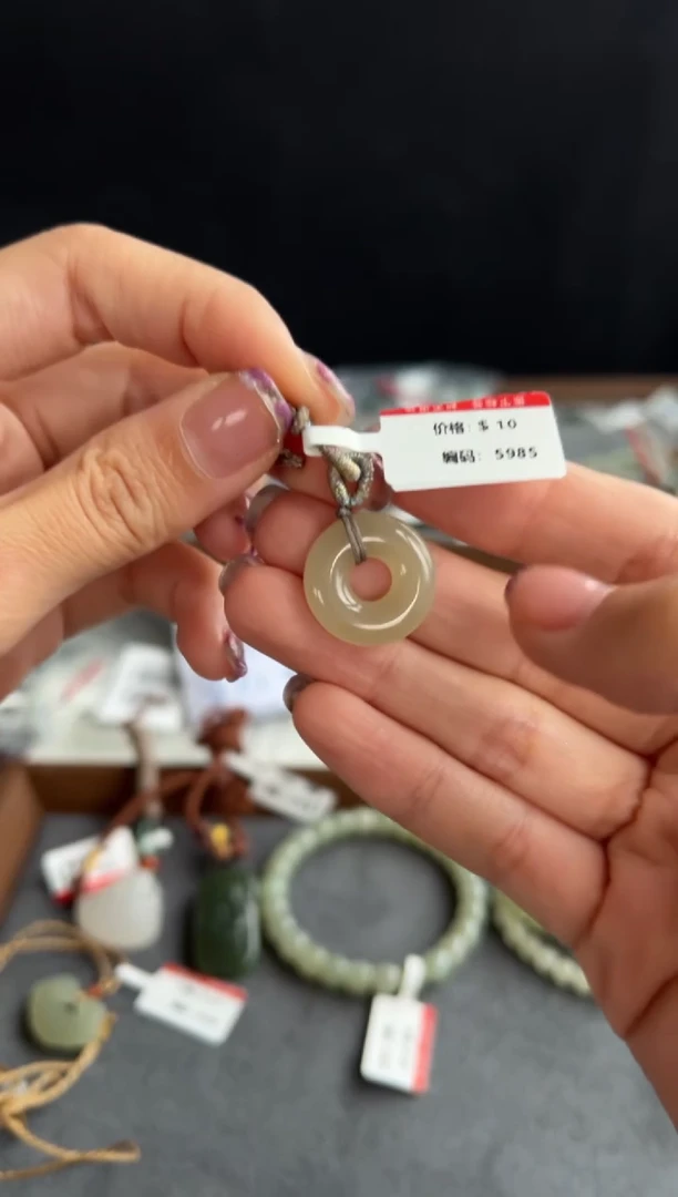 颈饰未镶嵌和田玉5985买断