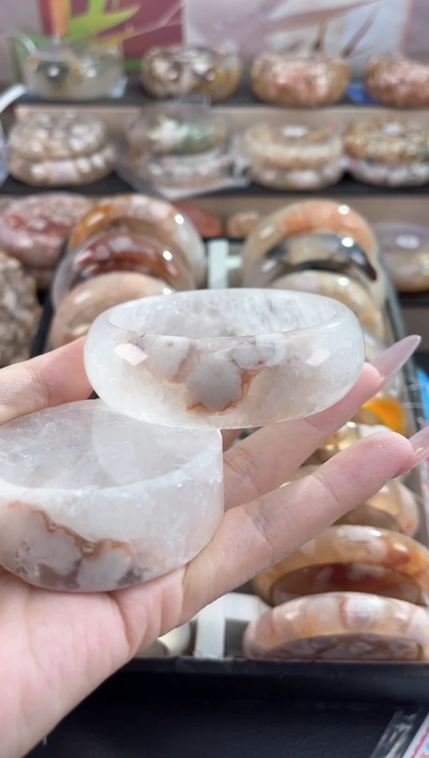 未镶嵌手镯石英质玉56