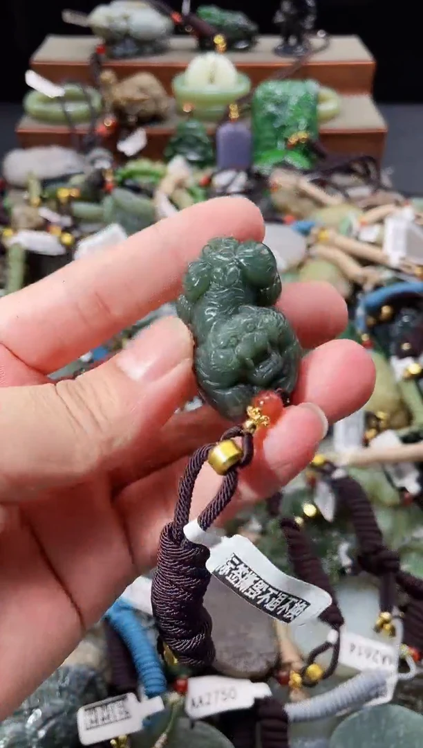 和田玉未镶嵌颈饰拍一发一