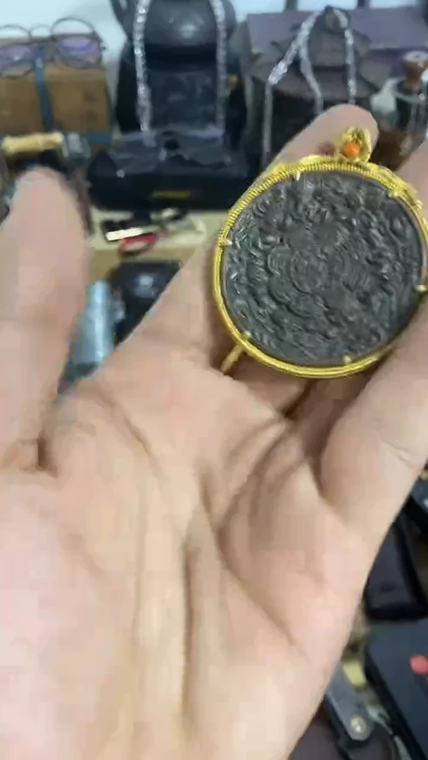 瓷片闪购商品  如图所示