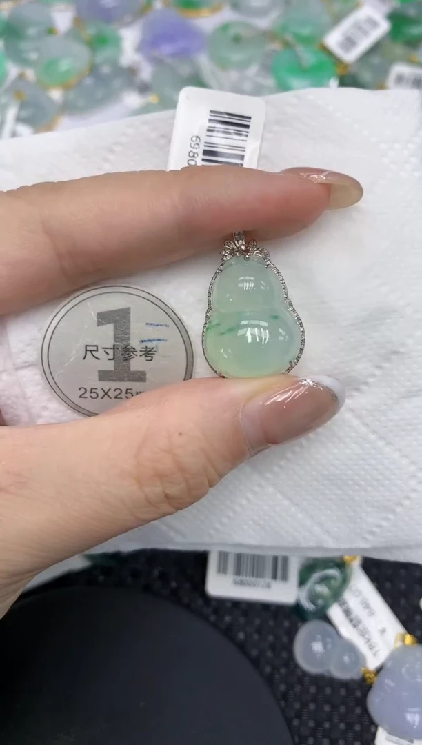 颈饰18K金镶嵌翡翠1111111