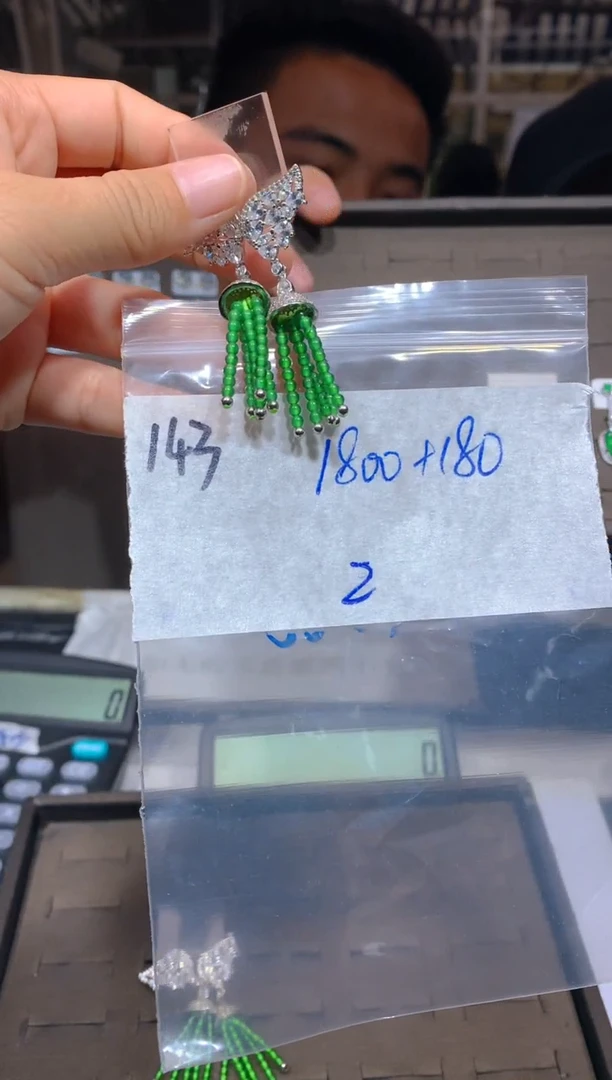 【闪购商品】定制翡翠未镶嵌143耳钉多样性拍一发一毛货定制抛光