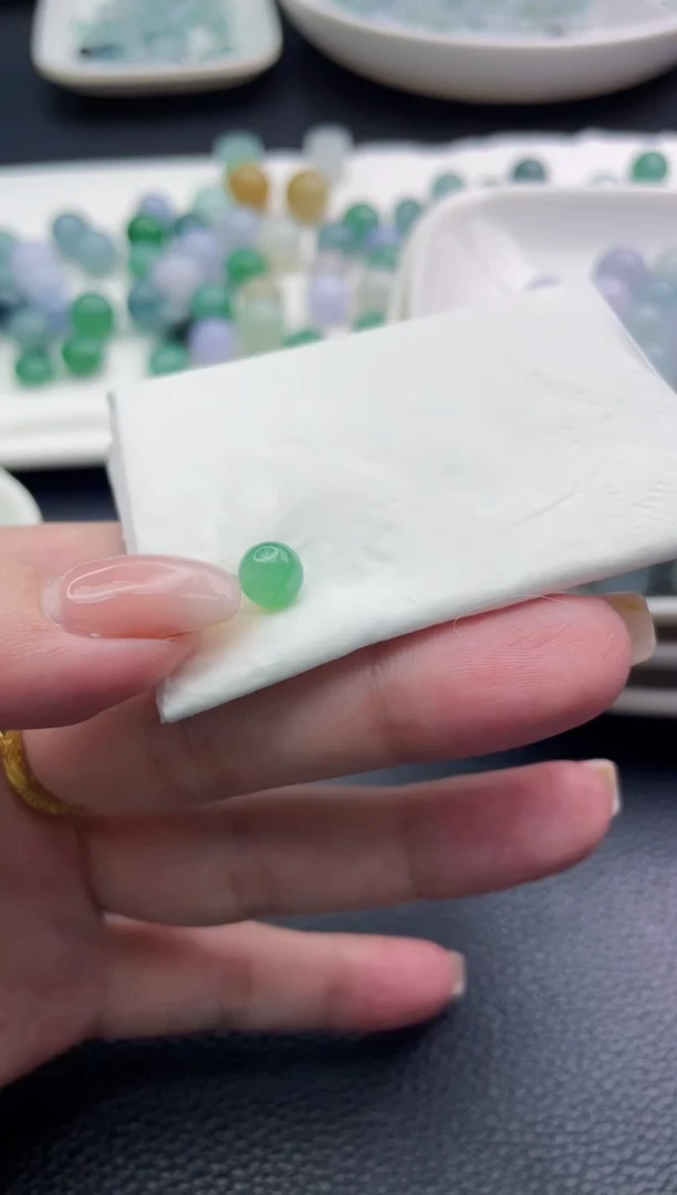 定制翡翠未镶嵌可**里珠子