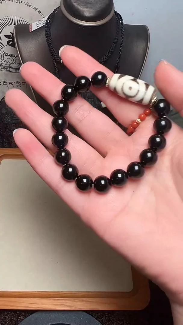 玛瑙/玉髓颈饰未镶嵌M三手串