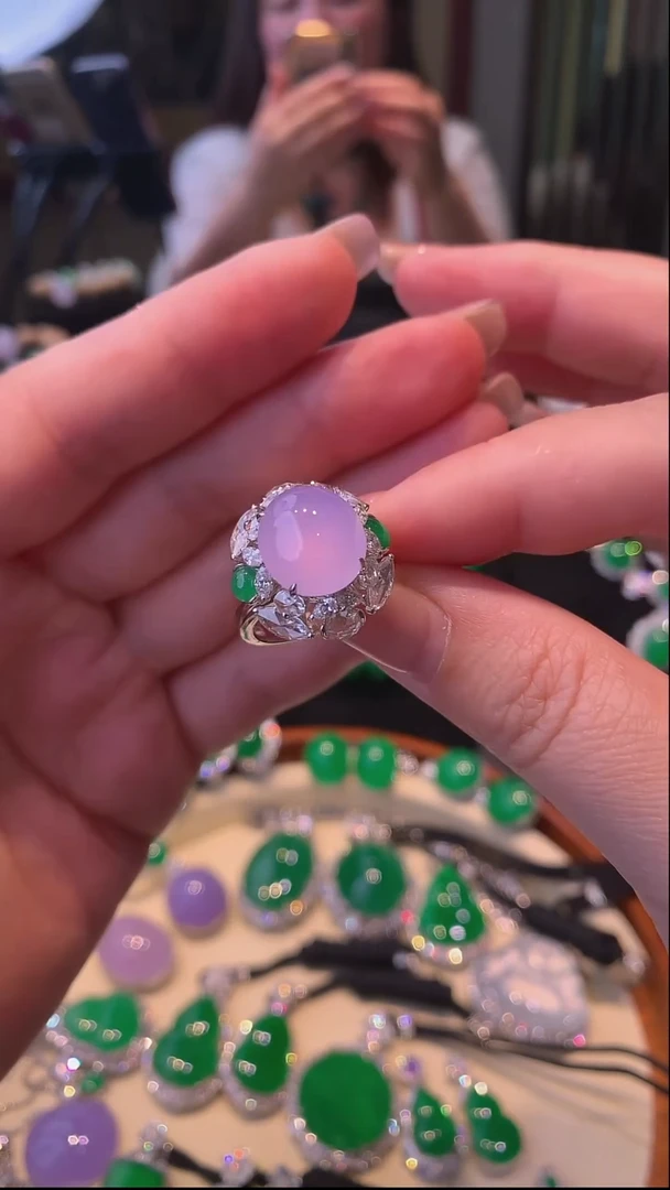 18K金镶嵌戒指翡翠紫罗兰戒指