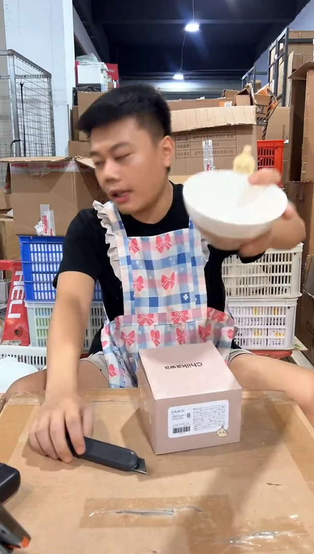 瓷片原盒乌萨奇公仔碗