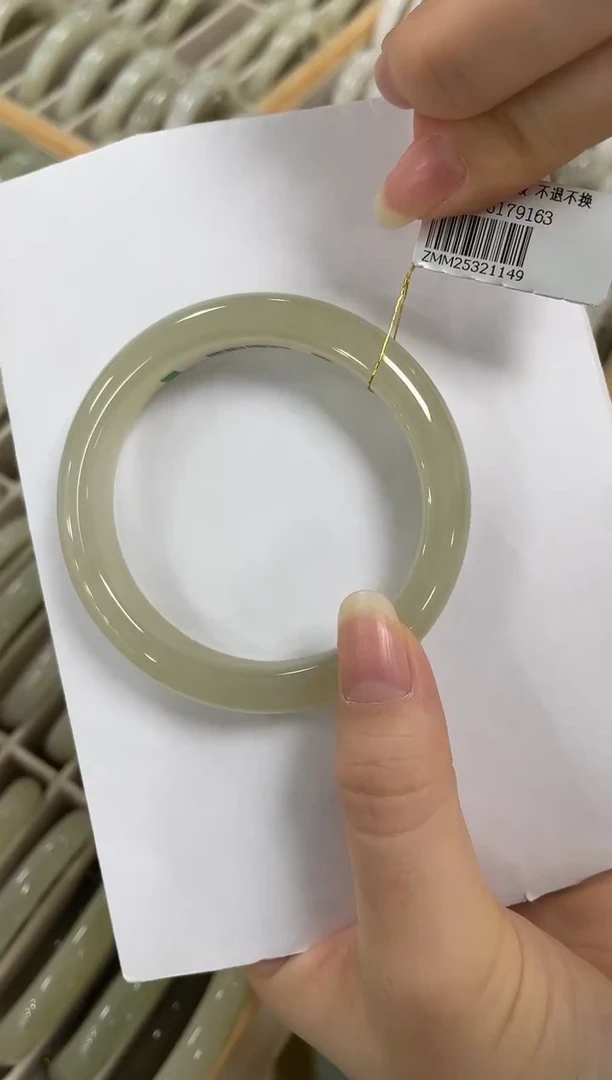 未镶嵌手镯和田玉53-54圈口 1149