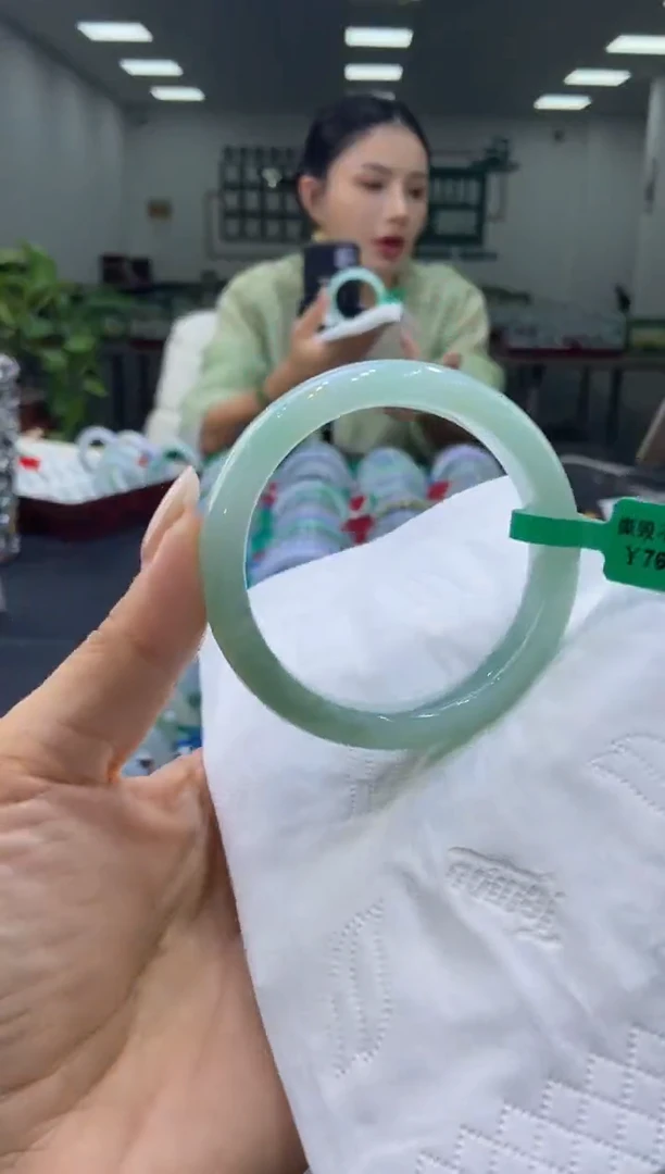 未镶嵌手镯翡翠0002827