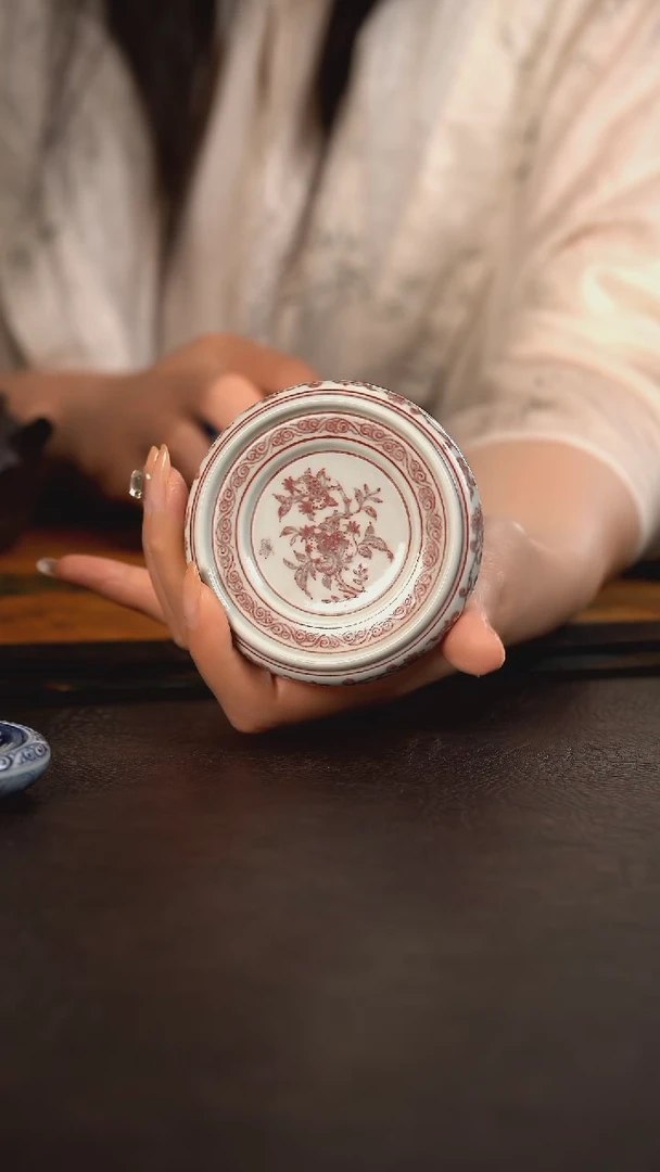 杯贵红窑釉里红折枝石榴圆饼盖置