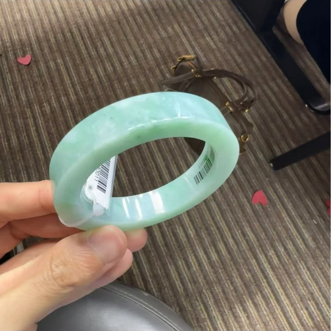 天然翡翠A货定制手镯