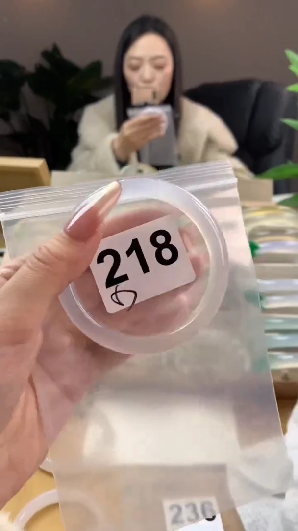 【闪购商品】玛瑙/玉髓手镯未镶嵌218