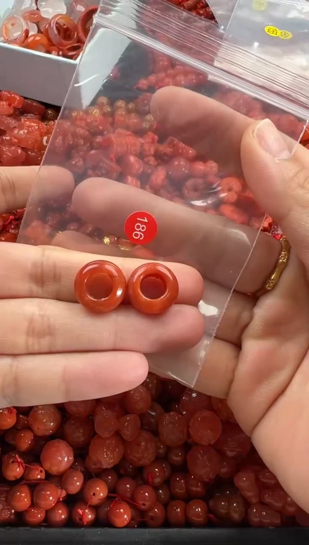 【闪购商品】南红玛瑙颈饰未镶嵌1