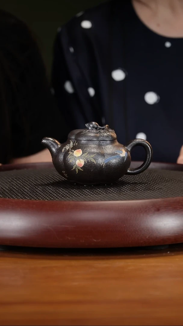 茶壶紫砂4ZXJ上合桃 玄铁砂200cc