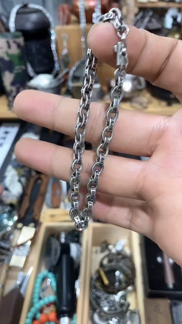 瓷片闪购商品  如图所示