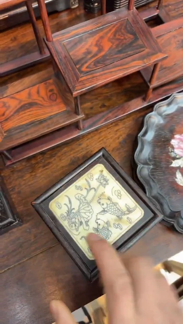 木木紫檀方盒双鱼