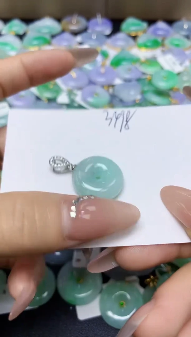 翡翠未镶嵌颈饰 天然缅甸翡翠A货