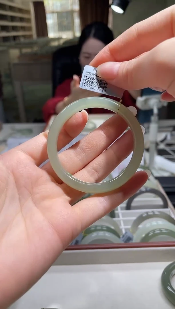 未镶嵌手镯和田玉50-51圈口 4719