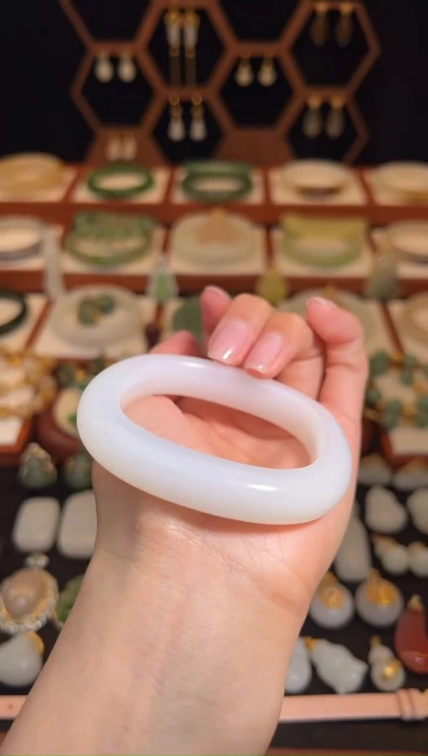 未镶嵌手镯和田玉精品