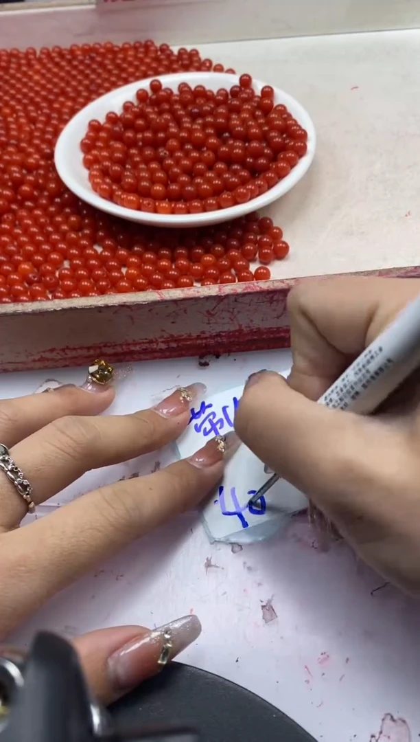 【闪购商品】玛瑙/玉髓颈饰未镶嵌w1548满肉南红6mm*40颗