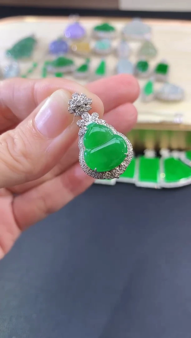 翡翠18K金镶嵌吊坠(不含链)葫芦|14800+0