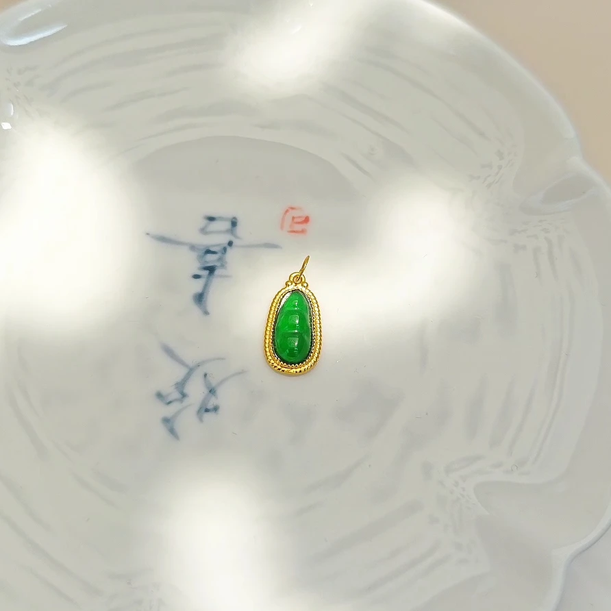 翡翠福豆吊坠 18k金 2497 多样性发一件