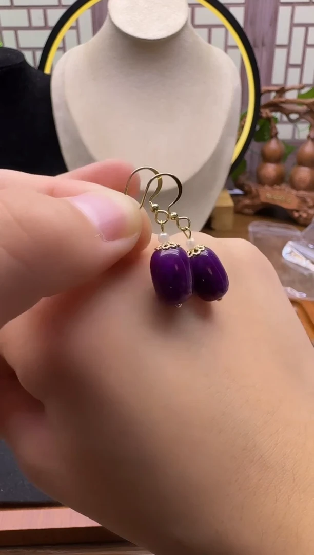 14K金镶嵌苏纪石（舒俱来）耳钉E41