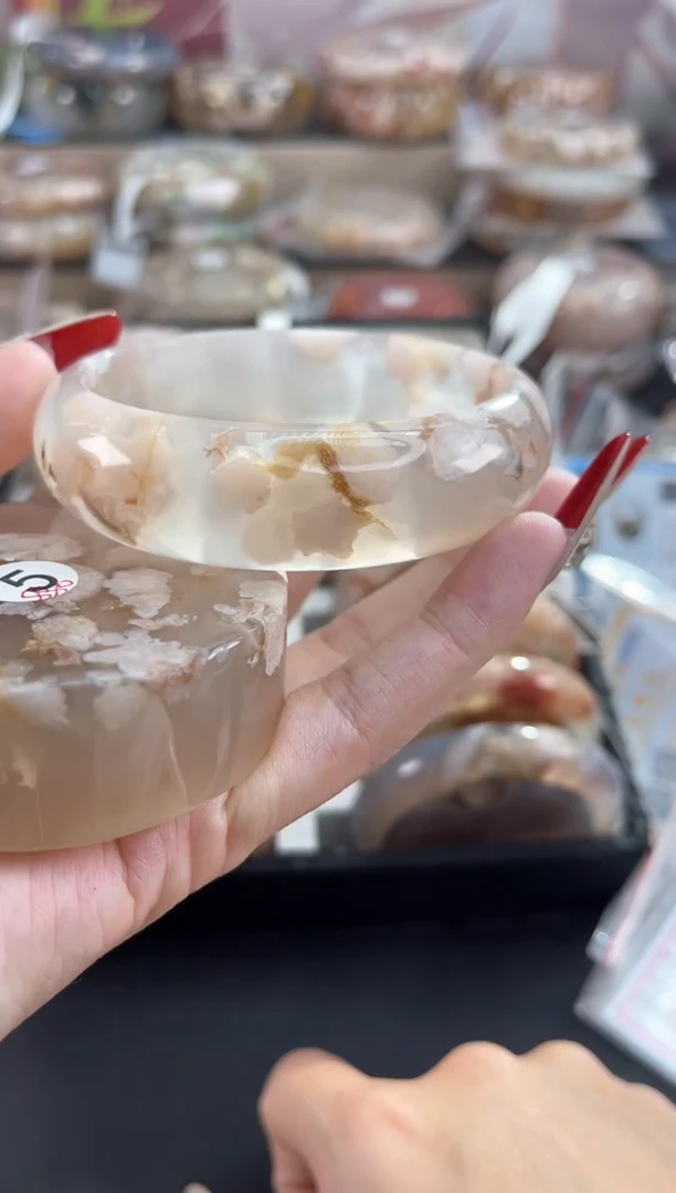 未镶嵌手镯石英质玉63