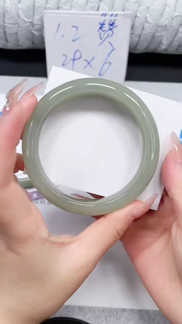 未镶嵌手镯石英质玉117-64.6