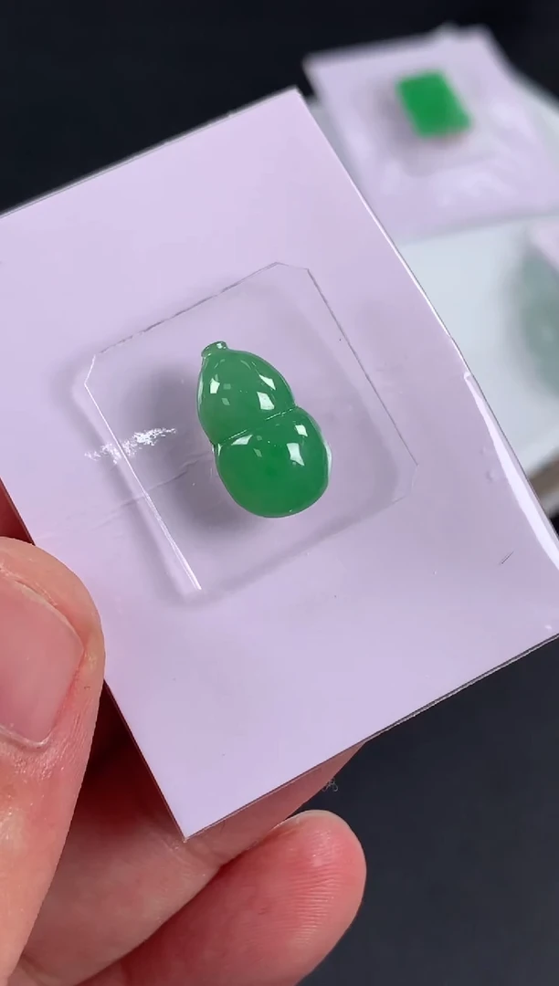 未镶嵌定制翡翠用****8翡翠