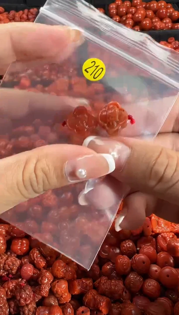 颈饰未镶嵌南红玛瑙1