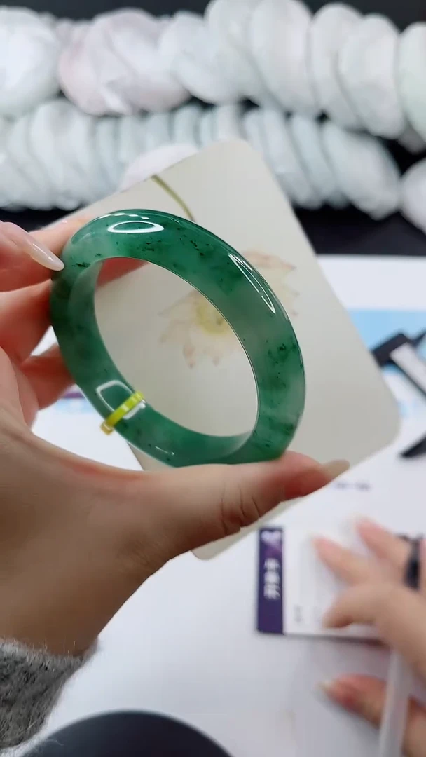 未镶嵌手镯石英质玉多样性发货V55