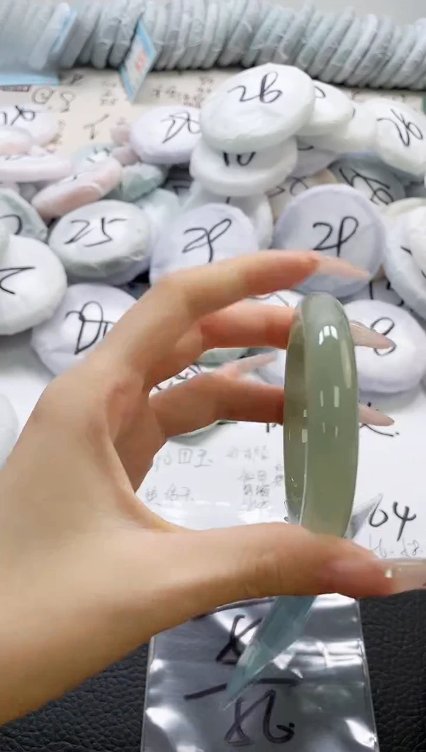 未镶嵌手镯石英质玉399-56