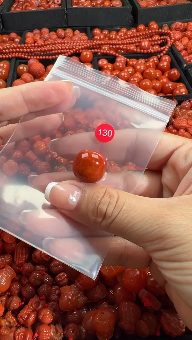 颈饰未镶嵌南红玛瑙1