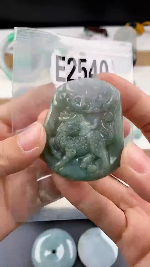 颈饰未镶嵌翡翠天然翡翠吊坠挂件